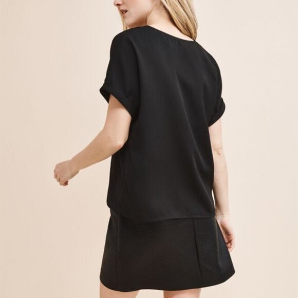 Women's Dynamite V-Neck Black Blouse Shirt Rolled Short Sleeve Relaxd Fit - Picture 3 of 8